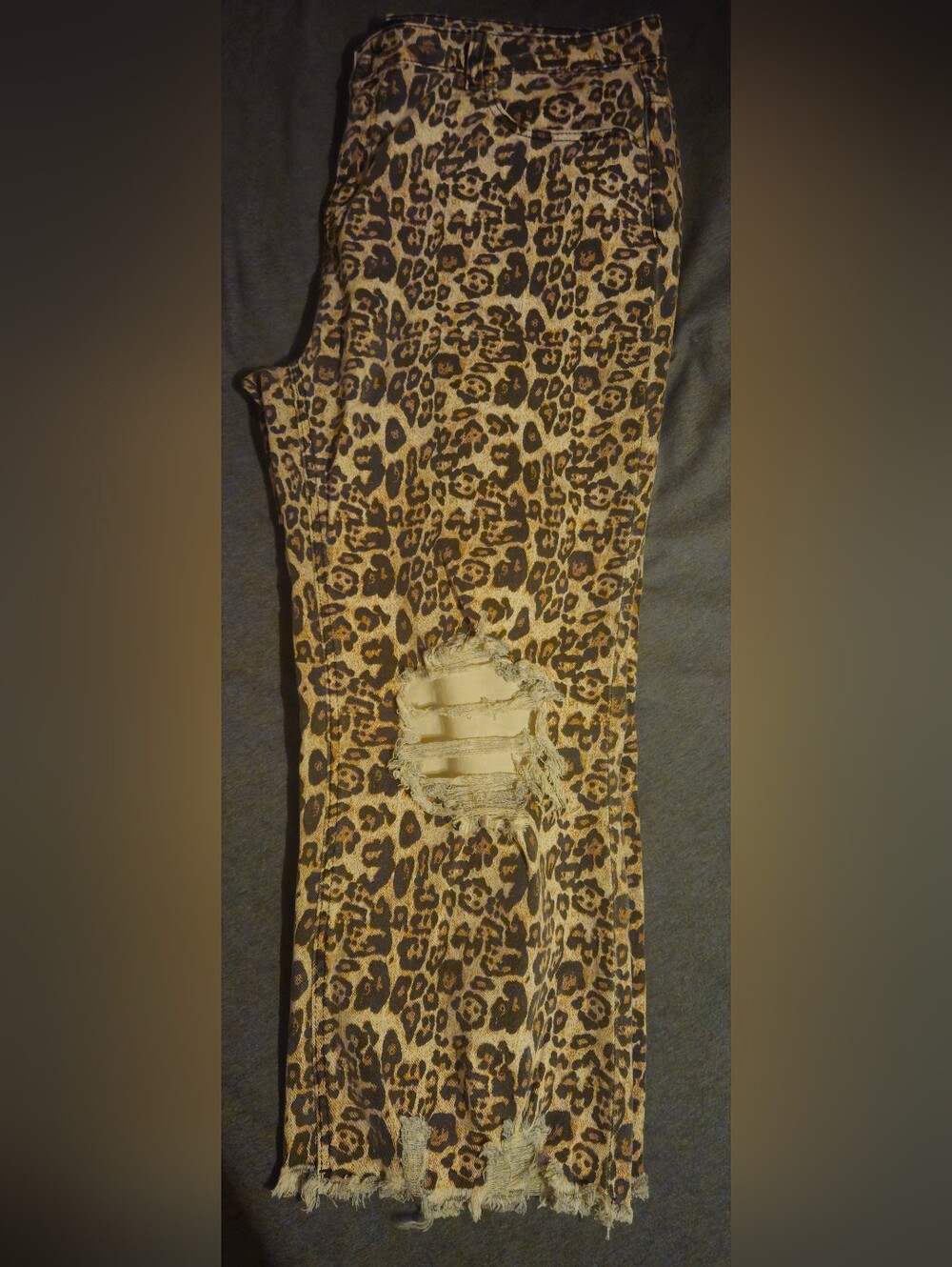 Hear Me Roar Leopard Print Cropped Distressed Women’s Jeans (16-18) - Picture 3 of 6